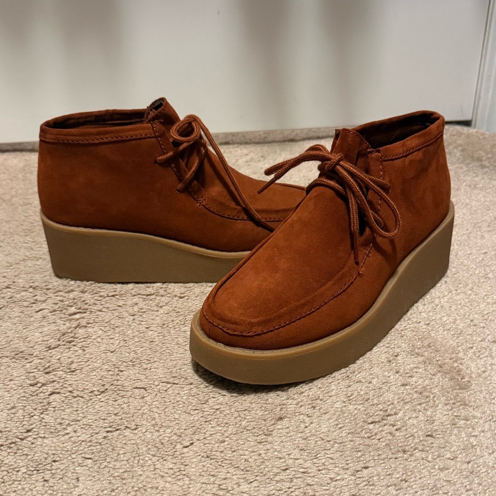Old Navy Women's Brown Lace Up Platform Booties